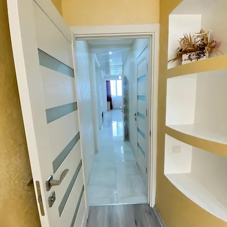 Rentnow Family Large Near Airport Apartment *
